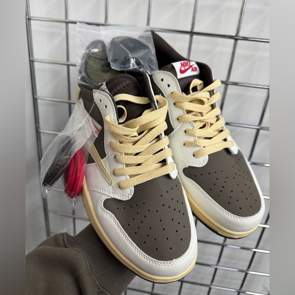 Nike Air Jordan 1 Retro Low OG SP Travis Scott Reverse Mocha Mens 9.5 - Picture 12 of 14